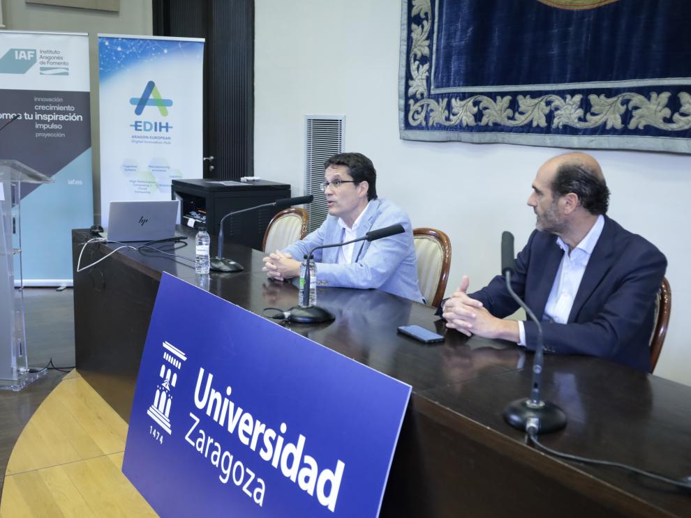 Daniel Rey IAF y el vicerrector de la Universidad de Zaragoza